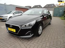 Zwart Gebruikt 2019 Hyundai i30 Comfort Hatchback | € 7.950 (Eerlijke prijs)