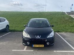 Zwart Gebruikt 2006 Peugeot 307 Premium Sedan | € 1.250 (Goede deal)