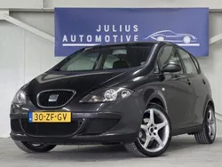 Grijs, metallic lak Gebruikt 2006 Seat Altea Reference MPV | € 1.693 (Eerlijke prijs)