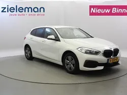 Wit Gebruikt 2021 BMW 118 Comfort Edition Hatchback | € 19.845 (Super prijs)