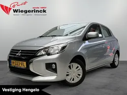 Grijs, metallic lak Gebruikt 2020 Mitsubishi Space Star Hatchback | € 10.944 (Eerlijke prijs)