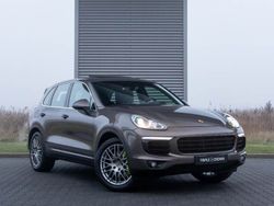 Bruin, metallic lak Gebruikt 2015 Porsche Cayenne SUV | € 34.950 (Iets duurder)
