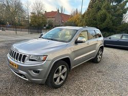 Grijs (metallic) Gebruikt 2014 Jeep Grand Cherokee Overland SUV | € 8.995