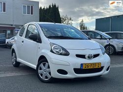Wit Gebruikt 2011 Toyota Aygo Hatchback | € 2.999 (Goede deal)