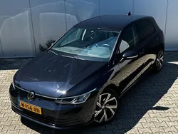 Zwart Gebruikt 2022 VW Golf VIII Life Hatchback | € 21.888 (Goede deal)