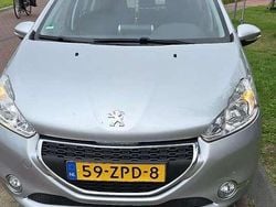 Grijs Gebruikt 2013 Peugeot 208 Active Hatchback | € 3.500 (Goede deal)