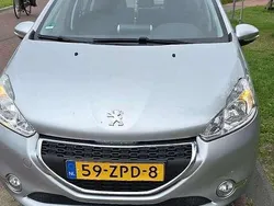 Grijs Gebruikt 2013 Peugeot 208 Active Hatchback | € 3.500 (Goede deal)