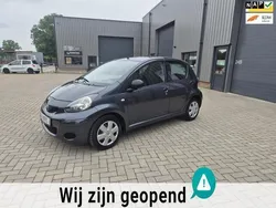 Grijs Gebruikt 2010 Toyota Aygo Hatchback | € 2.995 (Eerlijke prijs)