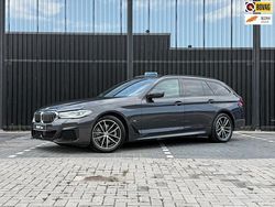 Grijs Gebruikt 2021 BMW 520 Comfort Edition Stationwagen | € 38.990 (Duur)