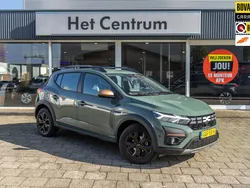 Grijs Gebruikt 2024 Dacia Sandero Extreme Hatchback | € 21.700 (Eerlijke prijs)