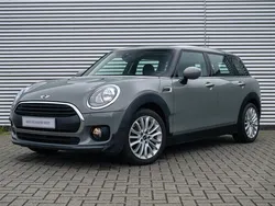 Grijs, metallic lak Gebruikt 2017 Mini One Clubman Comfort Stationwagen | € 16.450 (Eerlijke prijs)