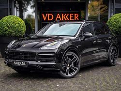Zwart Gebruikt 2023 Porsche Cayenne Platinum Edition SUV | € 97.650 (Goede deal)