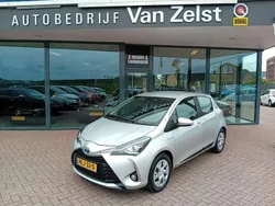 Grijs Gebruikt 2017 Toyota Yaris Hybrid Hatchback | € 12.950 (Goede deal)
