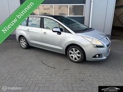 Grijs Gebruikt 2012 Peugeot 5008 MPV | € 2.599 (Eerlijke prijs)