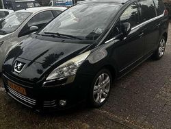 Grijs Gebruikt 2011 Peugeot 5008 MPV | € 3.500 (Eerlijke prijs)