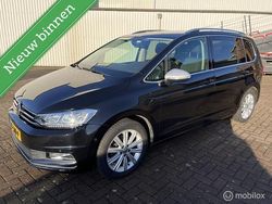 Zwart Gebruikt 2016 VW Touran Highline MPV | € 11.900