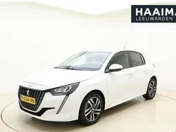 Wit Gebruikt 2021 Peugeot 208 Allure Hatchback | € 16.950 (Eerlijke prijs)