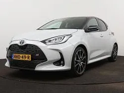 Grijs metallic Gebruikt 2022 Toyota Yaris Limited Hatchback | € 24.945 (Eerlijke prijs)