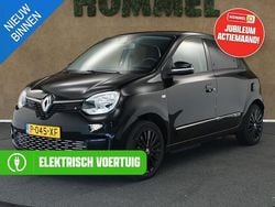 Zwart Gebruikt 2022 Renault Twingo Urban Night Hatchback | € 13.950 (Eerlijke prijs)