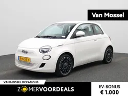 Wit Gebruikt 2022 Fiat 500e Icon Hatchback | € 17.900 (Eerlijke prijs)