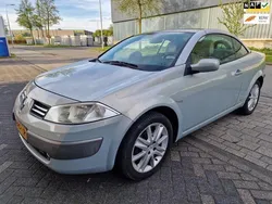 Grijs Gebruikt 2004 Renault Mégane Cabriolet Dynamique Cabriolet | € 1.499 (Eerlijke prijs)