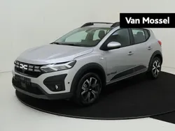 Grijs Gebruikt 2024 Dacia Sandero Stepway Hatchback | € 19.440 (Eerlijke prijs)