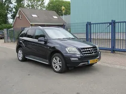Zwart Gebruikt 2011 Mercedes 300 SUV | € 9.750