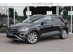 Zwart Gebruikt 2022 VW T-Roc Style SUV | € 29.900 (Eerlijke prijs)