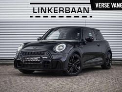 Zwart Gebruikt 2022 Mini John Cooper Works Hatchback | € 28.895 (Eerlijke prijs)