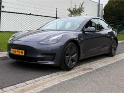 Grijs Gebruikt 2021 Tesla Model 3 RWD Sedan | € 23.995 (Goede deal)