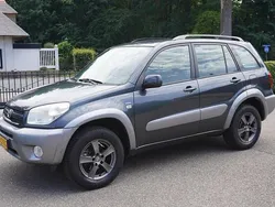 Grijs, metallic lak Gebruikt 2004 Toyota RAV4 Sol SUV | € 6.900 (Eerlijke prijs)