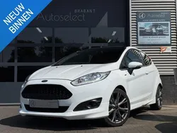 Wit, metallic lak Gebruikt 2017 Ford Fiesta ST-Line Hatchback | € 8.490 (Super prijs)