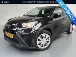 Zwart Gebruikt 2022 Toyota Aygo Play Hatchback | € 15.950 (Goede deal)
