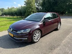 Rood Gebruikt 2017 VW Golf VII Highline Hatchback | € 12.795 (Eerlijke prijs)