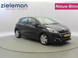 Grijs Gebruikt 2019 Peugeot 208 Signature Sky Hatchback | € 7.845 (Goede deal)