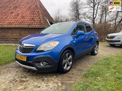 Blauw, metallic lak Gebruikt 2013 Opel Mokka Cosmo SUV | € 7.450 (Eerlijke prijs)