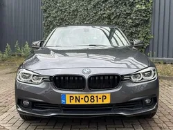 Grijs Gebruikt 2017 BMW 318 Executive Sedan | € 9.999 (Super prijs)