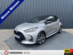 Grijs Gebruikt 2024 Toyota Yaris Hybrid Executive Hatchback | € 28.950 (Eerlijke prijs)