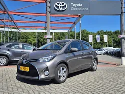 Grijs Gebruikt 2016 Toyota Yaris Trend Hatchback | € 12.400 (Eerlijke prijs)