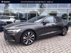Grijs Gebruikt 2023 Volvo S60 Ultimate Sedan | € 40.745 (Eerlijke prijs)