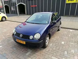 Blauw Gebruikt 2002 VW Polo Hatchback | € 900 (Goede deal)
