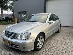 Grijs Gebruikt 2004 Mercedes C180 Classic Sedan | € 2.995 (Eerlijke prijs)