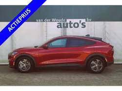 Rood Gebruikt 2021 Ford Mustang Mach-E SUV | € 24.900 (Goede deal)