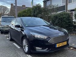 Zwart Gebruikt 2015 Ford Focus Hatchback | € 4.250 (Eerlijke prijs)
