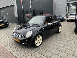 Zwart, metallic lak Gebruikt 2005 Mini One Cabriolet Sport Cabriolet | € 2.999 (Eerlijke prijs)