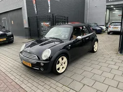 Zwart, metallic lak Gebruikt 2005 Mini One Cabriolet Sport Cabriolet | € 2.999