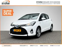 Wit Gebruikt 2016 Toyota Yaris Hybrid Trend Hatchback | € 14.294 (Eerlijke prijs)