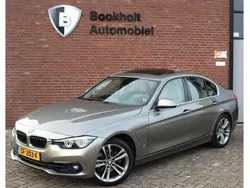 Zilver Gebruikt 2018 BMW 330 Sport Line Sedan | € 20.900 (Goede deal)