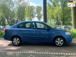 Blauw, metallic lak Gebruikt 2009 Chevrolet Aveo Sedan | € 1.649 (Eerlijke prijs)