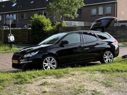 Zwart Gebruikt 2014 Peugeot 308 MPV | € 5.000 (Eerlijke prijs)